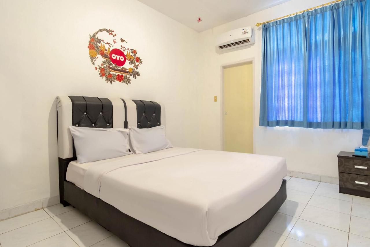 Hotel Oyo Living 2843 Raz House Syariah Medan Exterior foto