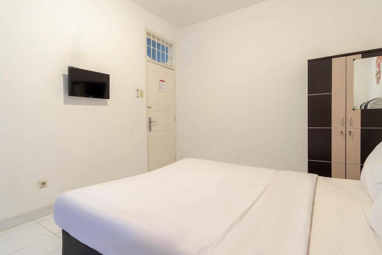 Hotel Oyo Living 2843 Raz House Syariah Medan Exterior foto
