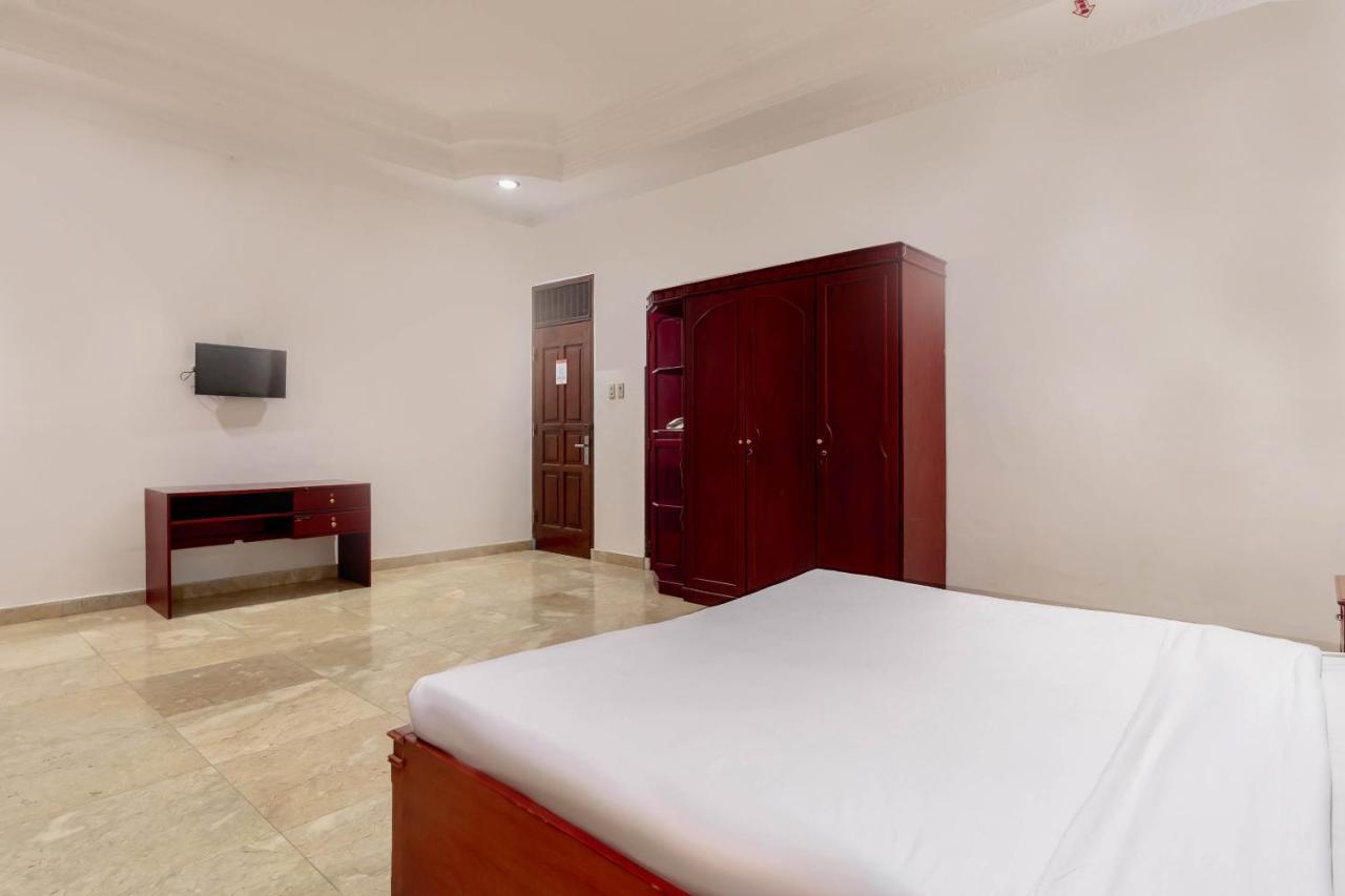 Hotel Oyo Living 2843 Raz House Syariah Medan Exterior foto